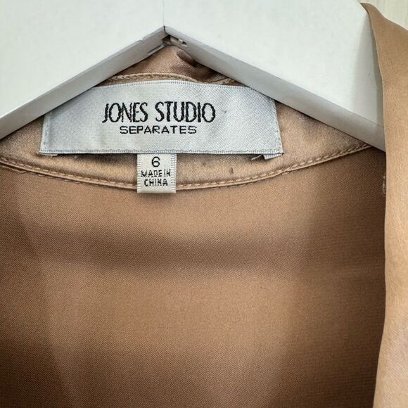 Gold Jones studio, long sleeve shirt(6) - Picture 2 of 4